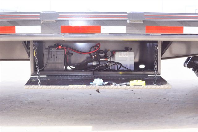 2024 Diamond C 30' Fmax 212 Super Single 25k Hydraulic Dove | Keller, TX | Complete Trailers of Texas 2024 Diamond C 30' Fmax 212 Super Single 25k Hydraulic Dove | Keller, TX | Complete Trailers of Texas