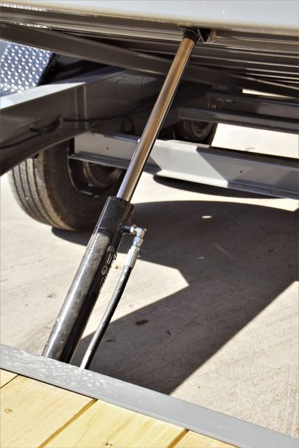 2024 Diamond C HDT 210 - 20K GVWR 20K GVWR HEAVY DUTY HYDRAULICALLY DAMPENED TILT | Keller, TX | Complete Trailers of Texas 2024 Diamond C HDT 210 - 20K GVWR 20K GVWR HEAVY DUTY HYDRAULICALLY DAMPENED TILT | Keller, TX | Complete Trailers of Texas