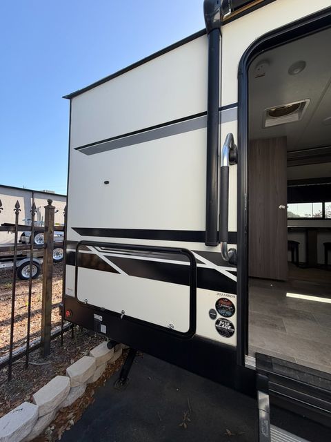 2021 Dutchmen Kodiak Ultimate 3021RBDS