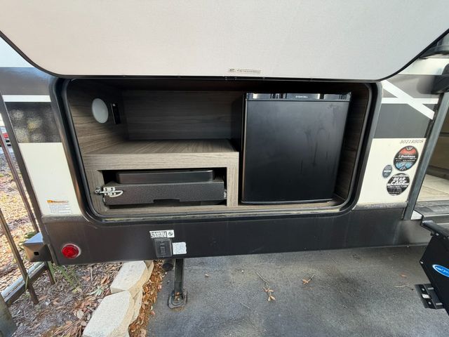 2021 Dutchmen Kodiak Ultimate 3021RBDS