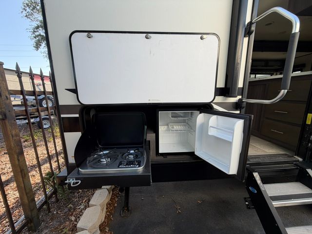 2021 Dutchmen Kodiak Ultimate 3021RBDS