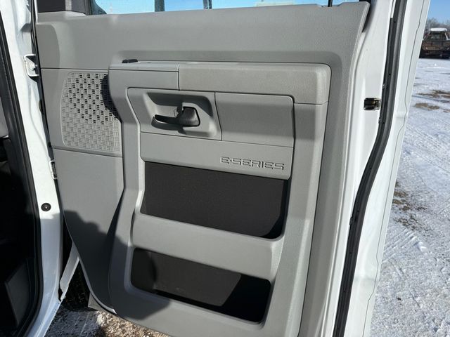 2021 Ford ECONOLINE E350 SUPER DUTY 16 Foot Box | Canton, Ohio | Ohio Auto Warehouse LLC 2021 Ford ECONOLINE E350 SUPER DUTY 16 Foot Box | Canton, Ohio | Ohio Auto Warehouse LLC