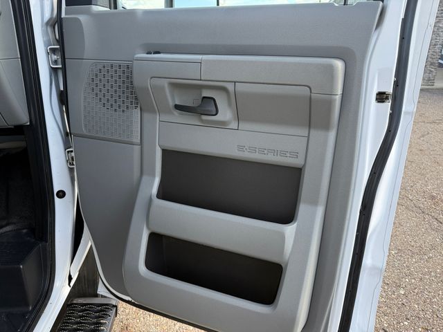 2021 Ford ECONOLINE E450 16 FT Box V8 | Canton, Ohio | Ohio Auto Warehouse LLC 2021 Ford ECONOLINE E450 16 FT Box V8 | Canton, Ohio | Ohio Auto Warehouse LLC