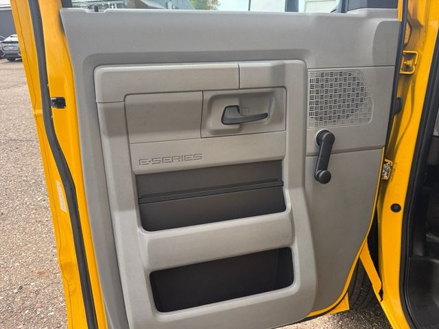 2021 Ford ECONOLINE E350 SD V8 16 FT Box WeFinance | Canton, Ohio | Ohio Auto Warehouse LLC 2021 Ford ECONOLINE E350 SD V8 16 FT Box WeFinance | Canton, Ohio | Ohio Auto Warehouse LLC