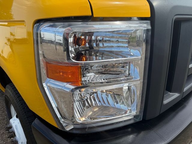 2021 Ford ECONOLINE E350 SD V8 16 FT Box WeFinance | Canton, Ohio | Ohio Auto Warehouse LLC 2021 Ford ECONOLINE E350 SD V8 16 FT Box WeFinance | Canton, Ohio | Ohio Auto Warehouse LLC