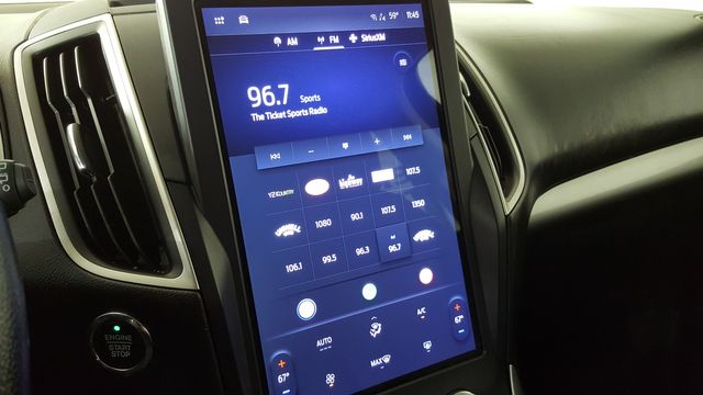 2021 Ford Edge SE | Carrollton, TX | Legend Motorcars of Carrollton