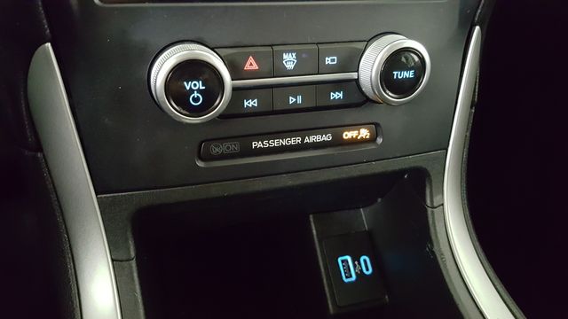 2021 Ford Edge SE | Carrollton, TX | Legend Motorcars of Carrollton