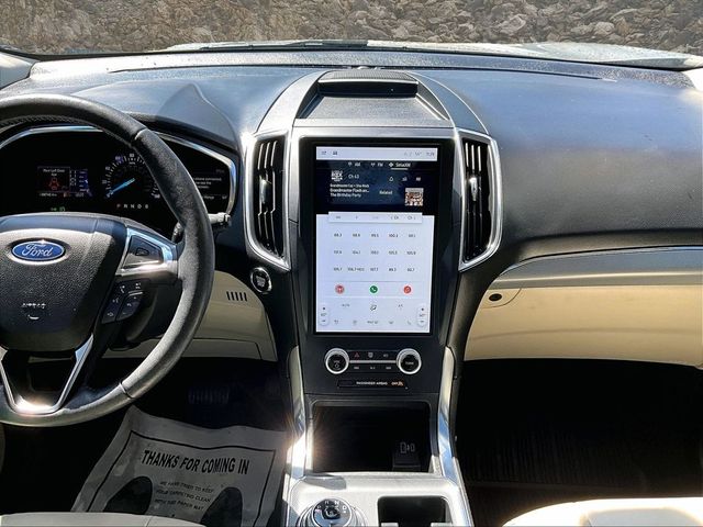 2021 Ford Edge Titanium