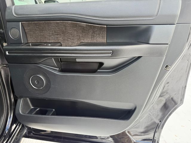 2021 Ford EXPEDITION MAX LIMITED 4x4 3rd Row Pano | Canton, Ohio | Ohio Auto Warehouse LLC