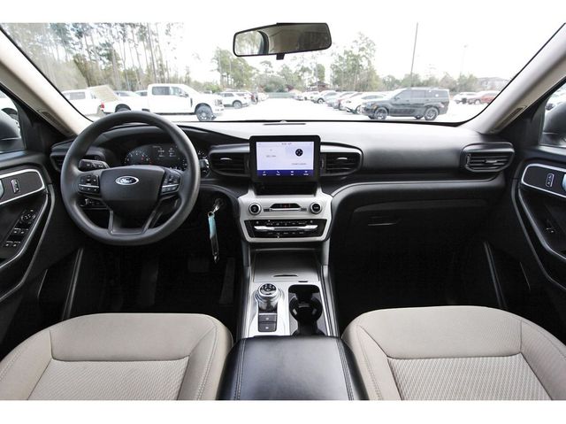 2021 Ford Explorer Base