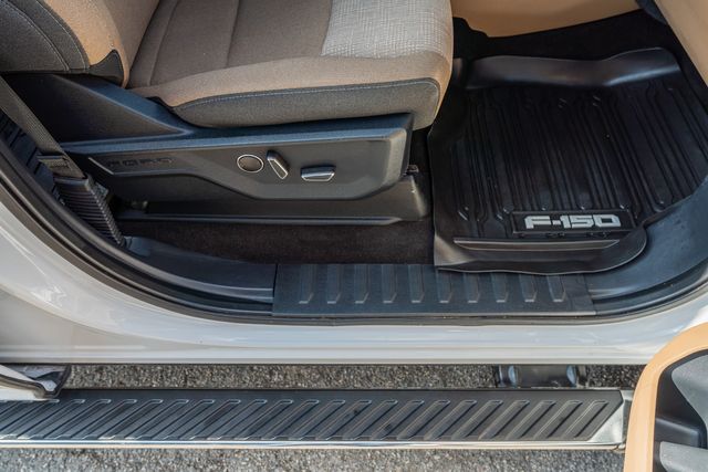 2021 Ford F-150 XLT 4X4 / CLEAN CARFAX / BIG SCREEN / LOADED | Austin, TX | Rocky Mountain Truck Stop Austin