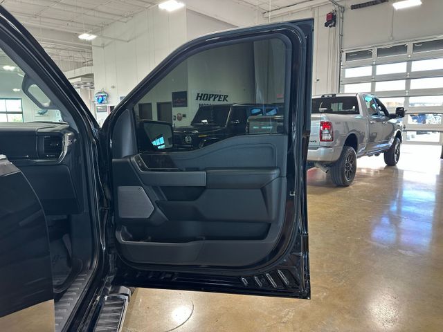 2021 Ford F-150 Lariat 4WD | Irving, Texas | Hopper Motorplex 2021 Ford F-150 Lariat 4WD | Irving, Texas | Hopper Motorplex