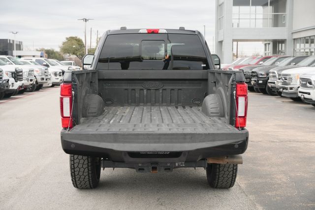 2021 Ford F-250 Super Duty Lariat FX4 W/ UPGRADES / BLACKOUT PACKAGE / LOADED | Austin, TX | Rocky Mountain Truck Stop Austin