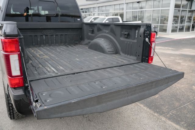 2021 Ford F-250 Super Duty Lariat FX4 W/ UPGRADES / BLACKOUT PACKAGE / LOADED | Austin, TX | Rocky Mountain Truck Stop Austin