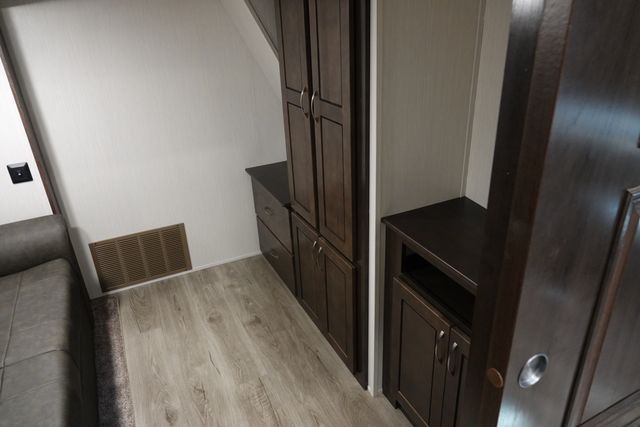 2021 Forest River CEDAR CREEK 37MBH | Loganville, Georgia | Executive Auto 2021 Forest River CEDAR CREEK 37MBH | Loganville, Georgia | Executive Auto