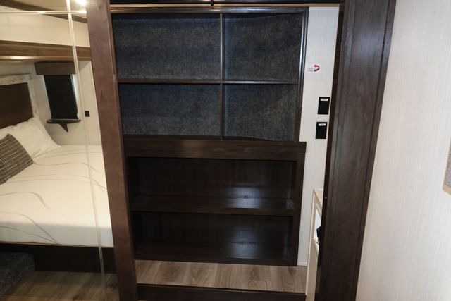 2021 Forest River CEDAR CREEK 37MBH | Loganville, Georgia | Executive Auto 2021 Forest River CEDAR CREEK 37MBH | Loganville, Georgia | Executive Auto