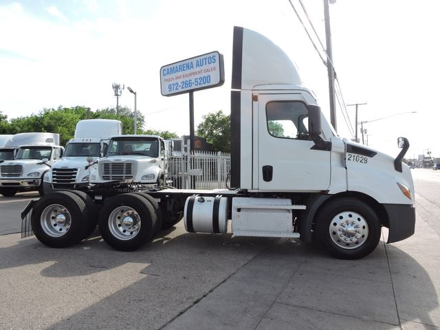 2021 Freightliner Cascadia  Daycab