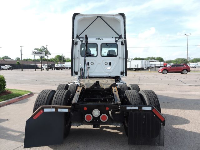 2021 Freightliner Cascadia  Daycab