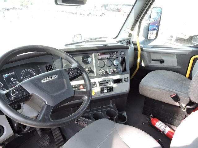 2021 Freightliner Cascadia  Daycab