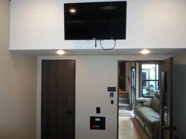 2021 Grand Design Momentum 350G