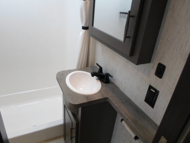 2021 Grand Design Momentum 350G