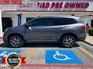 2021 Honda Pilot Touring w/Rear Captain's Chairs | San Antonio, TX | Clear Choice Automotive South
