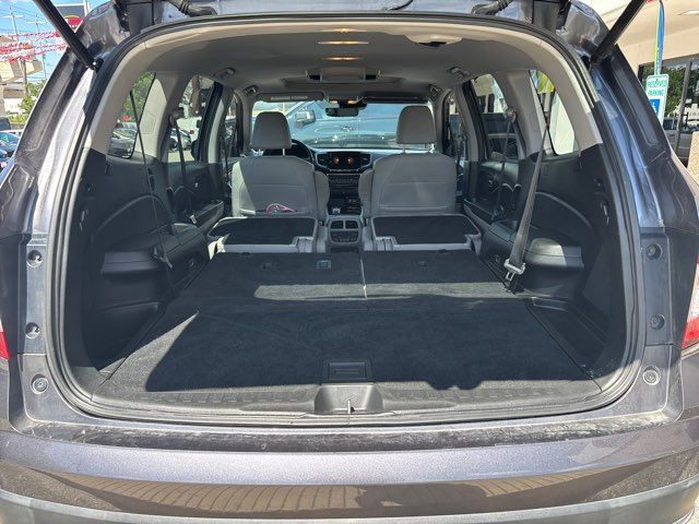 2021 Honda Pilot Touring w/Rear Captain's Chairs | San Antonio, TX | Clear Choice Automotive South 2021 Honda Pilot Touring w/Rear Captain's Chairs | San Antonio, TX | Clear Choice Automotive South