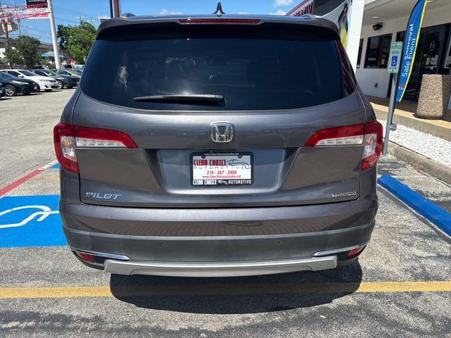 2021 Honda Pilot Touring w/Rear Captain's Chairs | San Antonio, TX | Clear Choice Automotive South