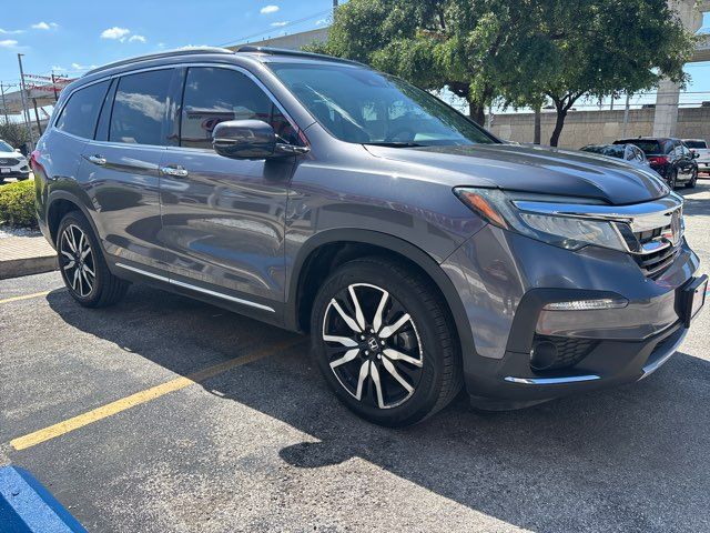 2021 Honda Pilot Touring w/Rear Captain's Chairs | San Antonio, TX | Clear Choice Automotive South 2021 Honda Pilot Touring w/Rear Captain's Chairs | San Antonio, TX | Clear Choice Automotive South