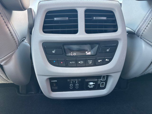2021 Honda Pilot Touring w/Rear Captain's Chairs | San Antonio, TX | Clear Choice Automotive South 2021 Honda Pilot Touring w/Rear Captain's Chairs | San Antonio, TX | Clear Choice Automotive South