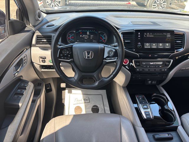 2021 Honda Pilot Touring w/Rear Captain's Chairs | San Antonio, TX | Clear Choice Automotive South 2021 Honda Pilot Touring w/Rear Captain's Chairs | San Antonio, TX | Clear Choice Automotive South