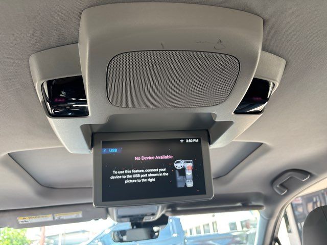 2021 Honda Pilot Touring w/Rear Captain's Chairs | San Antonio, TX | Clear Choice Automotive South