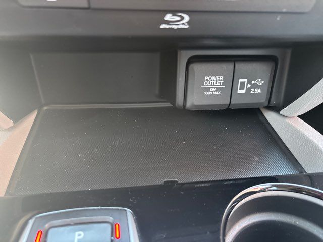 2021 Honda Pilot Touring w/Rear Captain's Chairs | San Antonio, TX | Clear Choice Automotive South