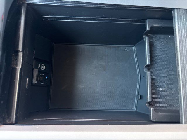 2021 Honda Pilot Touring w/Rear Captain's Chairs | San Antonio, TX | Clear Choice Automotive South 2021 Honda Pilot Touring w/Rear Captain's Chairs | San Antonio, TX | Clear Choice Automotive South