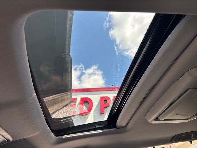 2021 Honda Pilot Touring w/Rear Captain's Chairs | San Antonio, TX | Clear Choice Automotive South 2021 Honda Pilot Touring w/Rear Captain's Chairs | San Antonio, TX | Clear Choice Automotive South