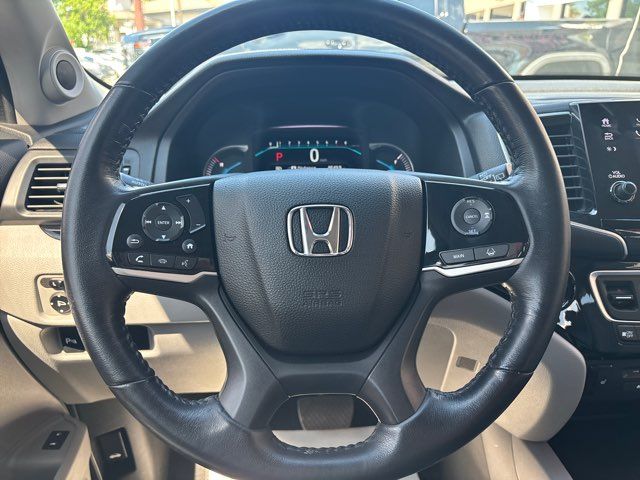 2021 Honda Pilot Touring w/Rear Captain's Chairs | San Antonio, TX | Clear Choice Automotive South