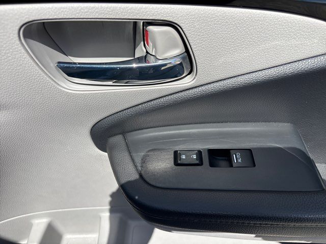 2021 Honda Pilot Touring w/Rear Captain's Chairs | San Antonio, TX | Clear Choice Automotive South