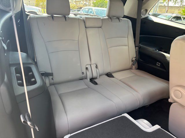 2021 Honda Pilot Touring w/Rear Captain's Chairs | San Antonio, TX | Clear Choice Automotive South 2021 Honda Pilot Touring w/Rear Captain's Chairs | San Antonio, TX | Clear Choice Automotive South