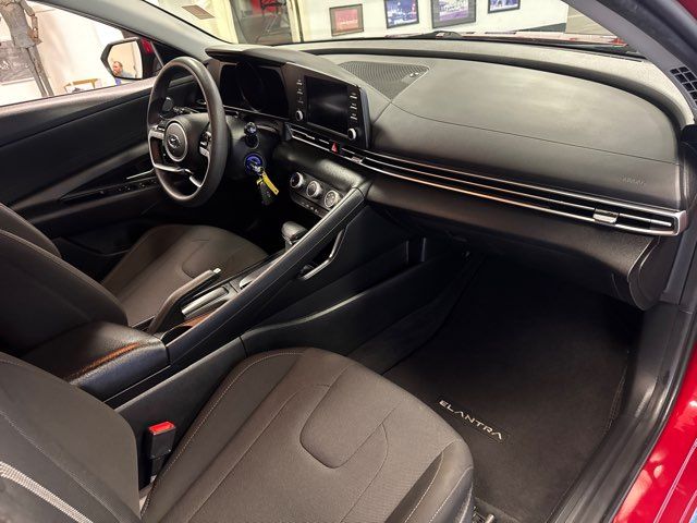 2021 Hyundai ELANTRA SE | Rome, GA | Knight's Car Store 2021 Hyundai ELANTRA SE | Rome, GA | Knight's Car Store