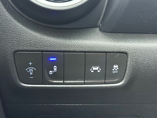 2021 Hyundai KONA LIMITED Sunroof Leather | Canton, Ohio | Ohio Auto Warehouse LLC 2021 Hyundai KONA LIMITED Sunroof Leather | Canton, Ohio | Ohio Auto Warehouse LLC