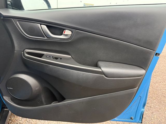 2021 Hyundai KONA LIMITED Sunroof Leather | Canton, Ohio | Ohio Auto Warehouse LLC 2021 Hyundai KONA LIMITED Sunroof Leather | Canton, Ohio | Ohio Auto Warehouse LLC