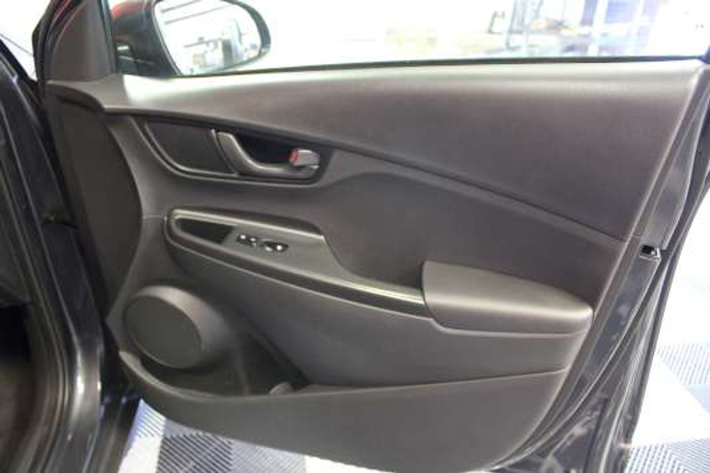 2021 Hyundai KONA SE [YG7] Thunder Gray at Mossy Motors