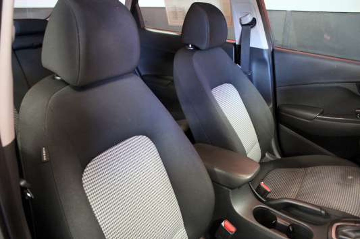 2021 Hyundai KONA SE [YG7] Thunder Gray at Mossy Motors