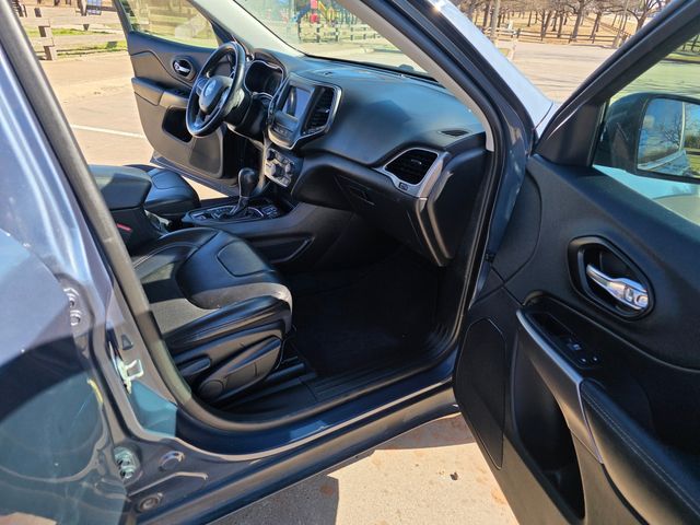 2021 Jeep Cherokee Latitude Plus | Arlington, TX | Tray Rogers dba Southwest Collision Center 2021 Jeep Cherokee Latitude Plus | Arlington, TX | Tray Rogers dba Southwest Collision Center