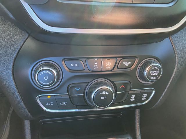 2021 Jeep Cherokee Latitude Plus | Arlington, TX | Tray Rogers dba Southwest Collision Center 2021 Jeep Cherokee Latitude Plus | Arlington, TX | Tray Rogers dba Southwest Collision Center