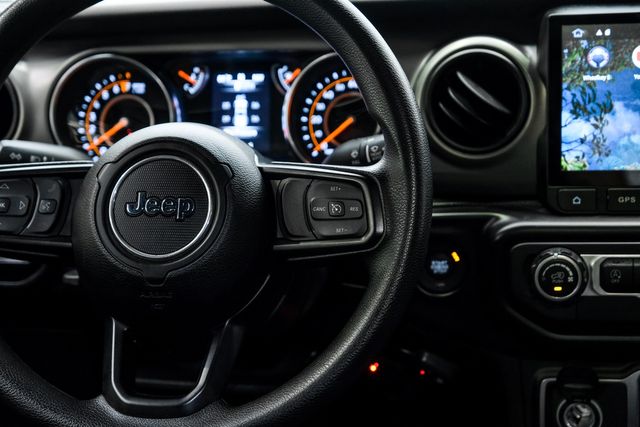 2021 Jeep Gladiator Sport 4x4,BUMPERS,LED'S, FUEL,6 SPEED, 39K MILES | Carrollton, TX | Texas Vehicle Exchange 2021 Jeep Gladiator Sport 4x4,BUMPERS,LED'S, FUEL,6 SPEED, 39K MILES | Carrollton, TX | Texas Vehicle Exchange