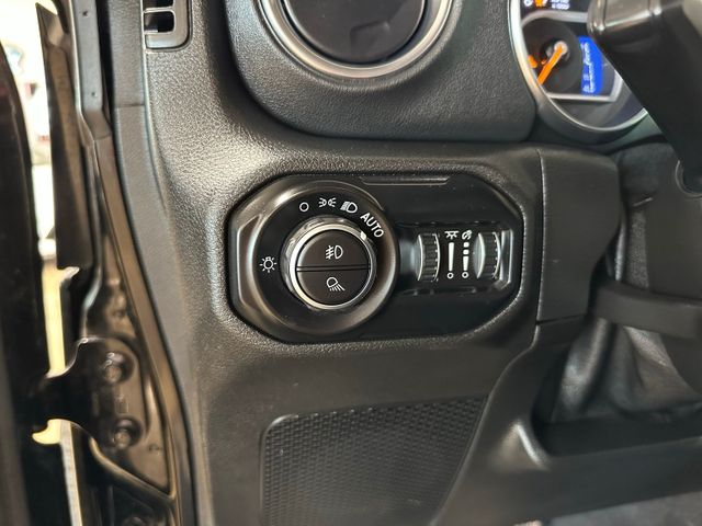 2021 Jeep Gladiator Overland Premium Package | Irving, Texas | Hopper Motorplex 2021 Jeep Gladiator Overland Premium Package | Irving, Texas | Hopper Motorplex