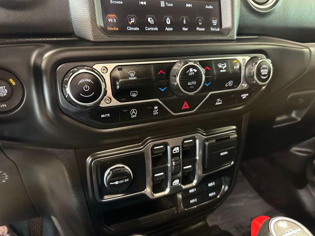 2021 Jeep Gladiator Overland Premium Package | Irving, Texas | Hopper Motorplex 2021 Jeep Gladiator Overland Premium Package | Irving, Texas | Hopper Motorplex