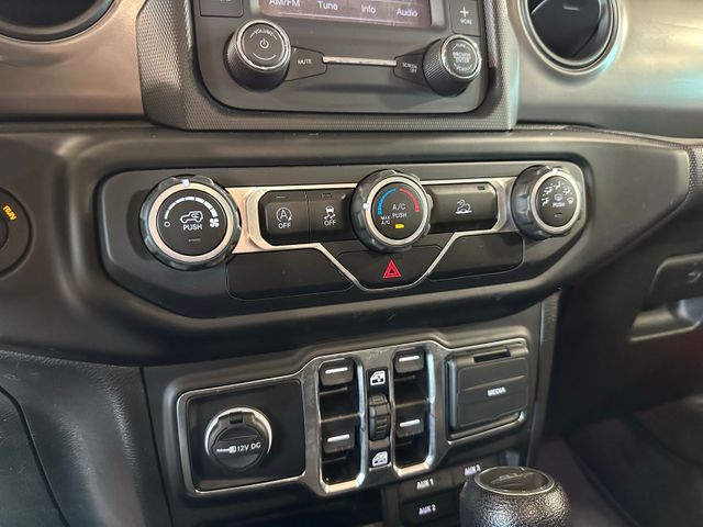 2021 Jeep Gladiator Willys | Irving, Texas | Hopper Motorplex 2021 Jeep Gladiator Willys | Irving, Texas | Hopper Motorplex