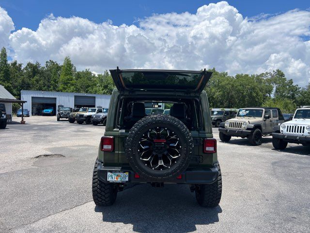 2021 Jeep Wrangler Unlimited Sahara - Power-Top